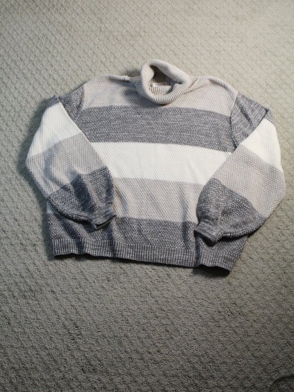 Zenana Size L 100% Acrylic Grey Striped Chunky Knit Sweater